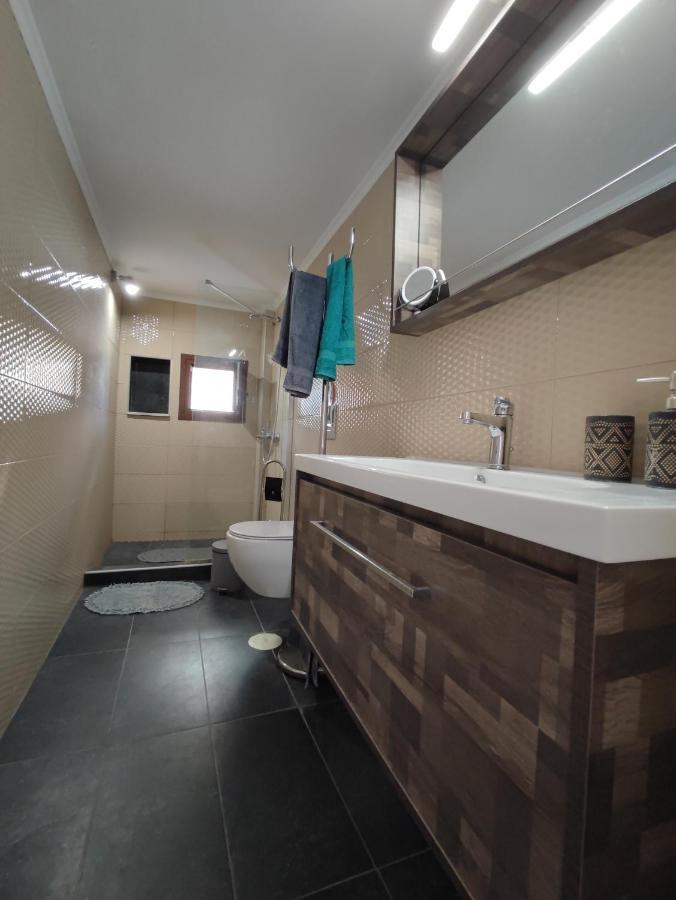 Theasis 4 Luxury Studio With Sea View เนโอสมาร์มาราส ภายนอก รูปภาพ