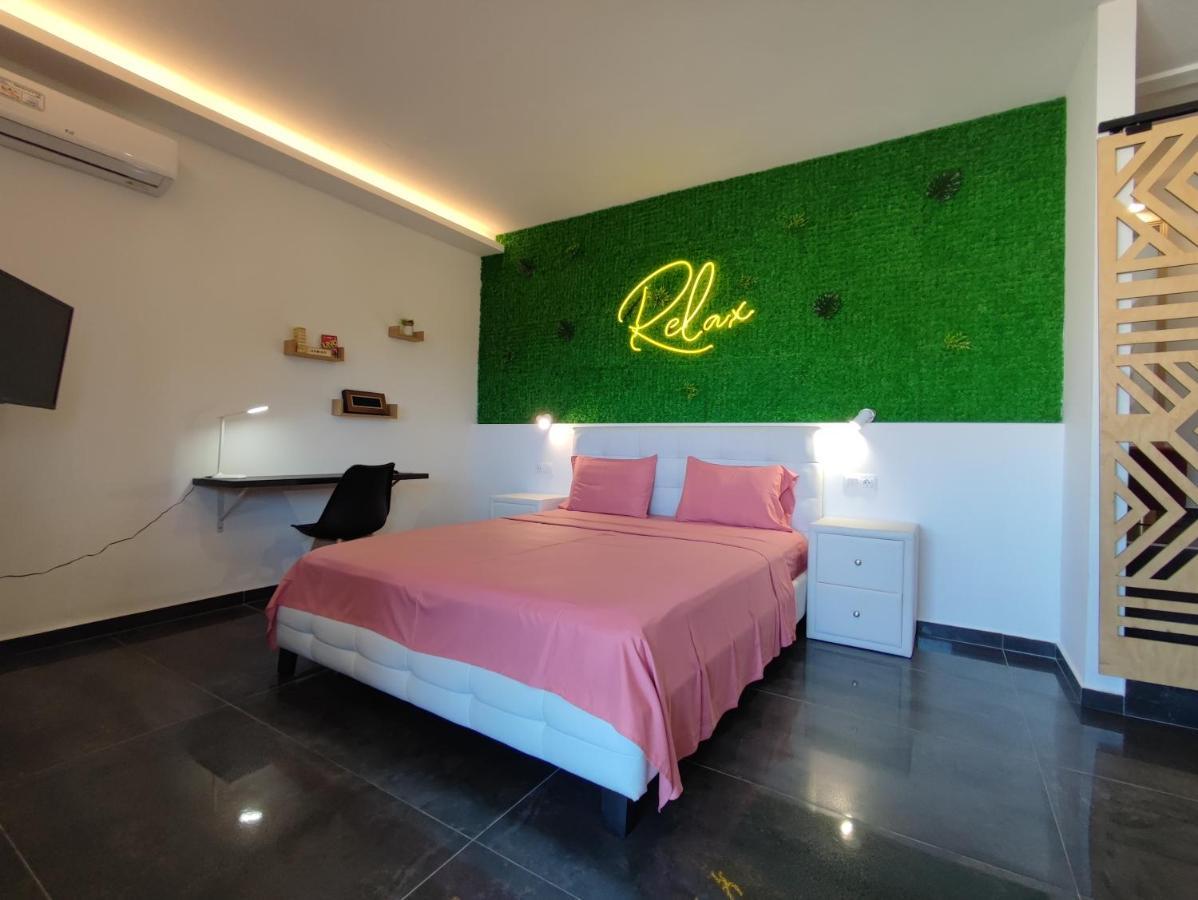 Theasis 4 Luxury Studio With Sea View เนโอสมาร์มาราส ภายนอก รูปภาพ