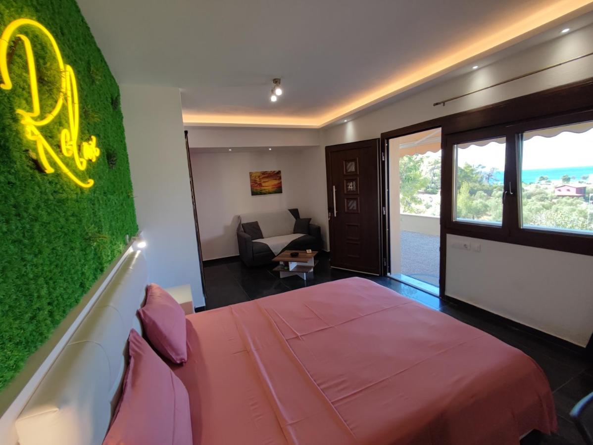 Theasis 4 Luxury Studio With Sea View เนโอสมาร์มาราส ภายนอก รูปภาพ