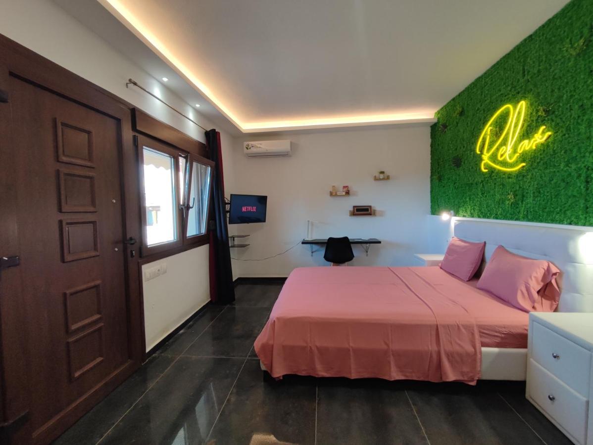Theasis 4 Luxury Studio With Sea View เนโอสมาร์มาราส ภายนอก รูปภาพ